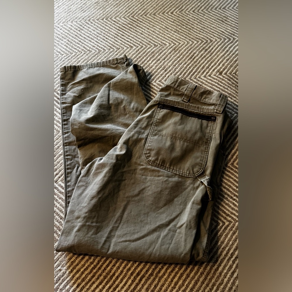 Men's Cargo Pants in Olive